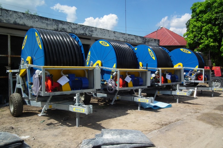 Tưới tiêu nhanh cho cây mía